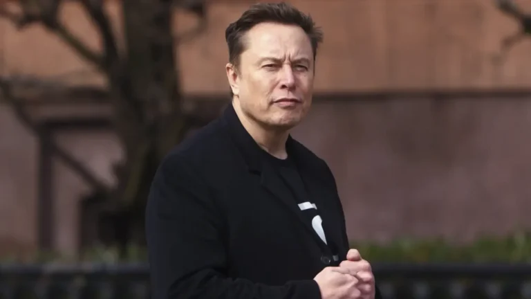 Elon Musk datos IA