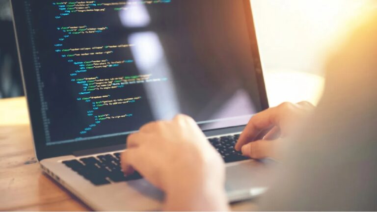 El empleo para los jóvenes en programación se redujo gracias a la IA, según un estudio