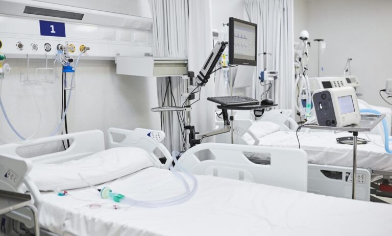 Reino Unido prueba la IA para ayudar a liberar camas de hospital